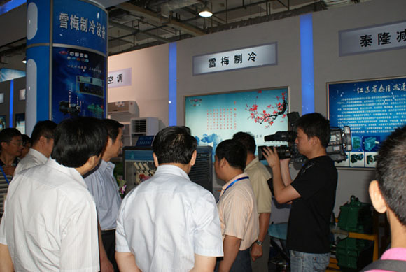 史省長(zhǎng)親臨展位 雪梅品牌增光輝-公司參加“江蘇產(chǎn)品萬里行”長(zhǎng)沙站活動(dòng)報(bào)道 史省長(zhǎng)親臨展位 雪梅品牌增光輝-公司參加“江蘇產(chǎn)品萬里行”長(zhǎng)沙站活動(dòng)報(bào)道